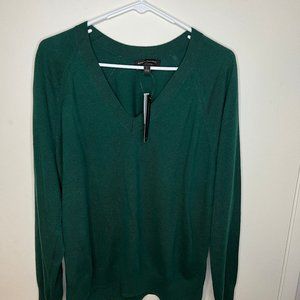 2022 Banana Republic Factory Forest Green V-Neck Sweater Size Large